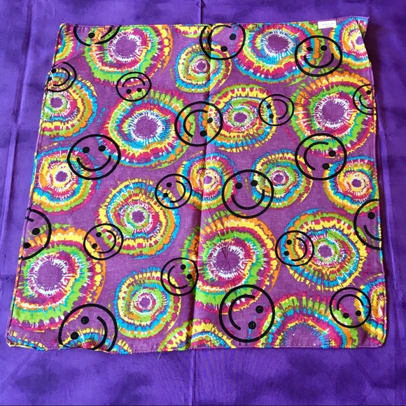 NWOT Hippy boho smiley 🙂face tie dye bandana🌈 - Picture 6 of 6